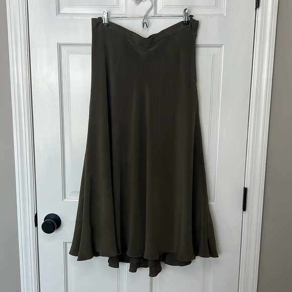Elegant Silk Olive Green Women's Skirt - Picture 2 of 5